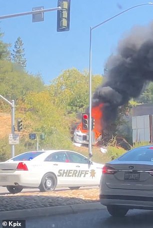 特斯拉撞車起火致三死，美國悲劇的背后，特斯拉車禍致三死，美國悲劇的背后真相揭秘